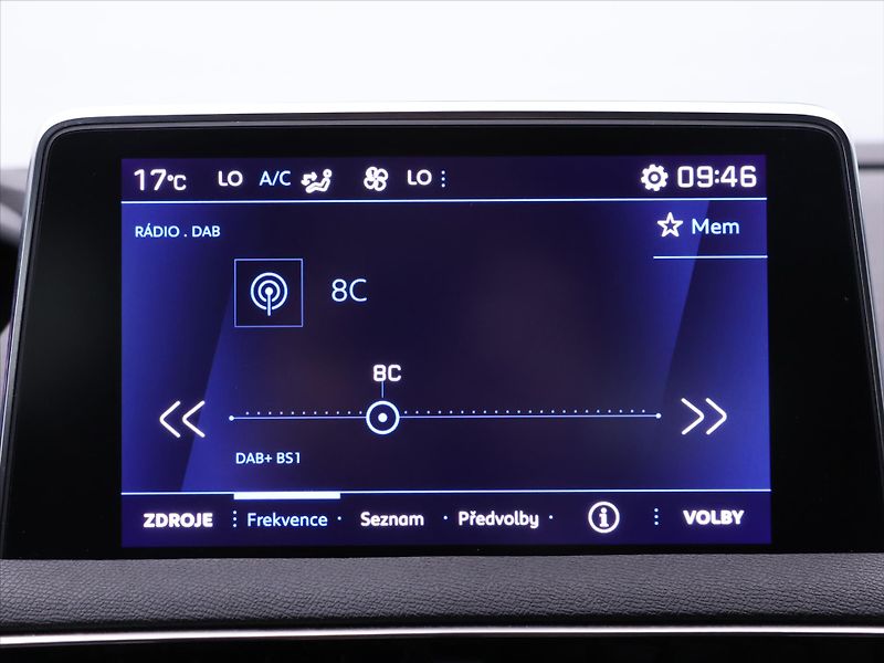 Peugeot 3008 1,2 PT 130k Aut. LED CZ DPH - fotka 20 z 30