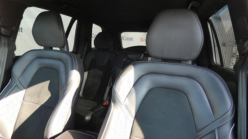 Volvo XC90 B5 AWD R-Design - fotka 7 z 25