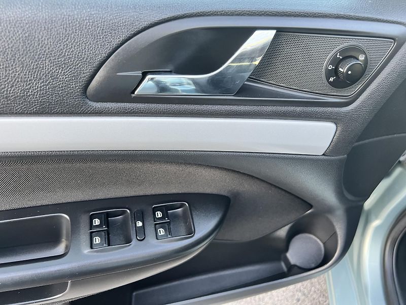 Škoda Octavia 1.4TSI 90KW,DSG,TZ,ELEGANCE - fotka 33 z 39