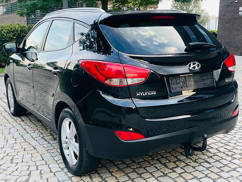 Hyundai ix35 2.0i MANUÁL VÝHŘEV TAŽNÉ - fotka 18 z 43