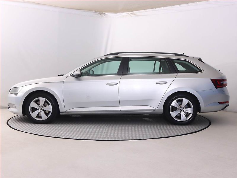 Škoda Superb (2016) 2.0 TDI, Bi-Xenony, Tempomat - fotka 3 z 21
