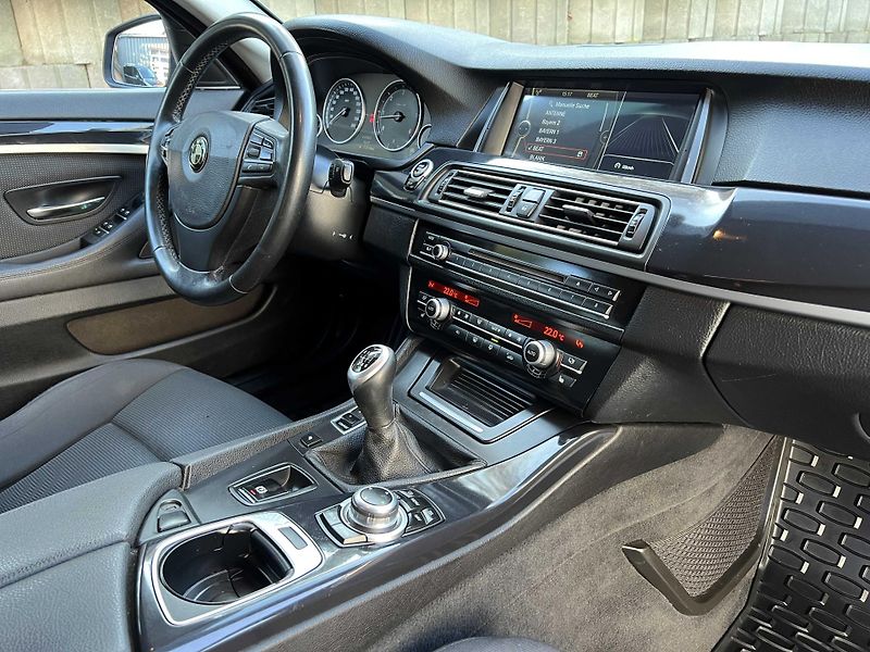 BMW Řada 5 530d 190 kW NOVÁ STK - fotka 7 z 15