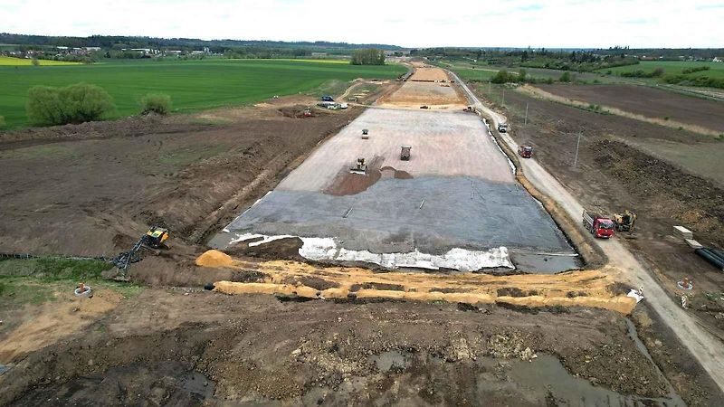 Snímky z výstavby dálnice D35 Džbánov - Litomyšl, duben 2025