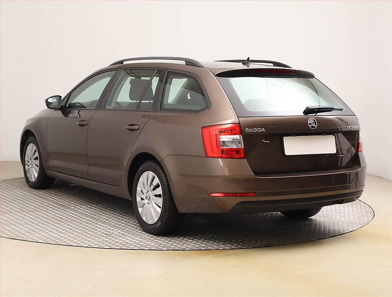 Škoda Octavia (2020) Ambition 1.6 TDI, Tempomat - fotka 4 z 16