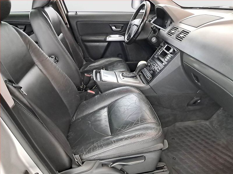 Volvo XC90 (2004) D5, 4X4, Automat, nová STK - fotka 9 z 18