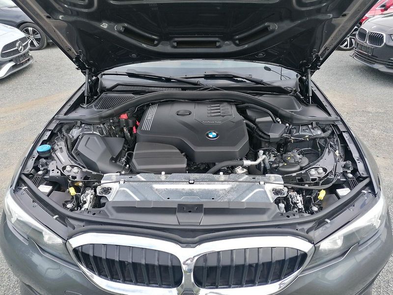 BMW Řada 3 (2022) 2.0 318IA 115kW Kůže - fotka 35 z 36