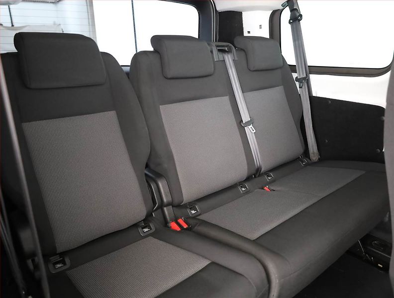 Peugeot Expert (2019) 2.0 BlueHDi, Bus, 8Míst, ČR - fotka 16 z 18