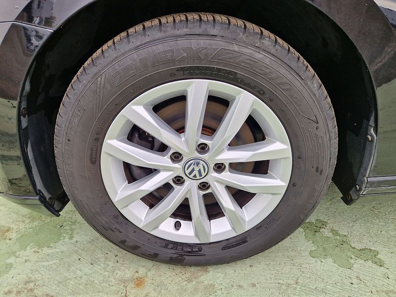 Volkswagen Passat Comfortline 1.4 TSI ACT - fotka 35 z 36