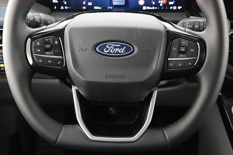 Ford Tourneo Custom (2025) 2.0 EcoBlue - fotka 19 z 24