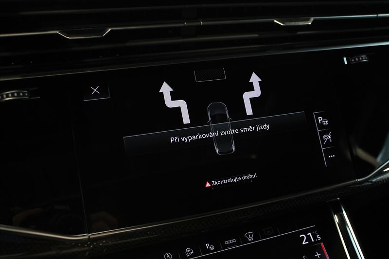 Audi SQ7 TFSi quattro Competition Plus - fotka 24 z 41