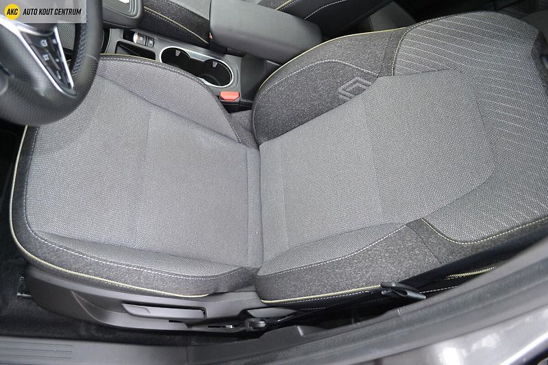 Renault Captur techno mild hybrid 160 EDC - fotka 16 z 49