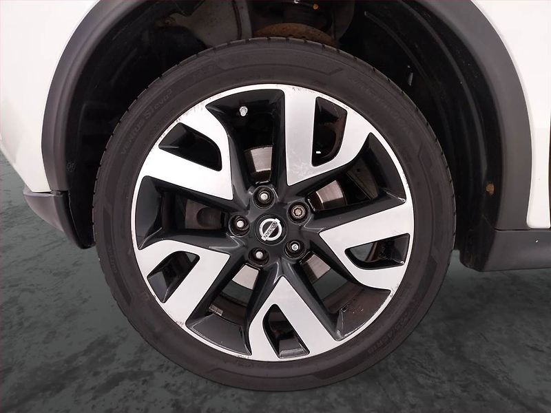 Nissan Juke (2015) Tekna 1.6 DIG-T, Navi - fotka 15 z 20
