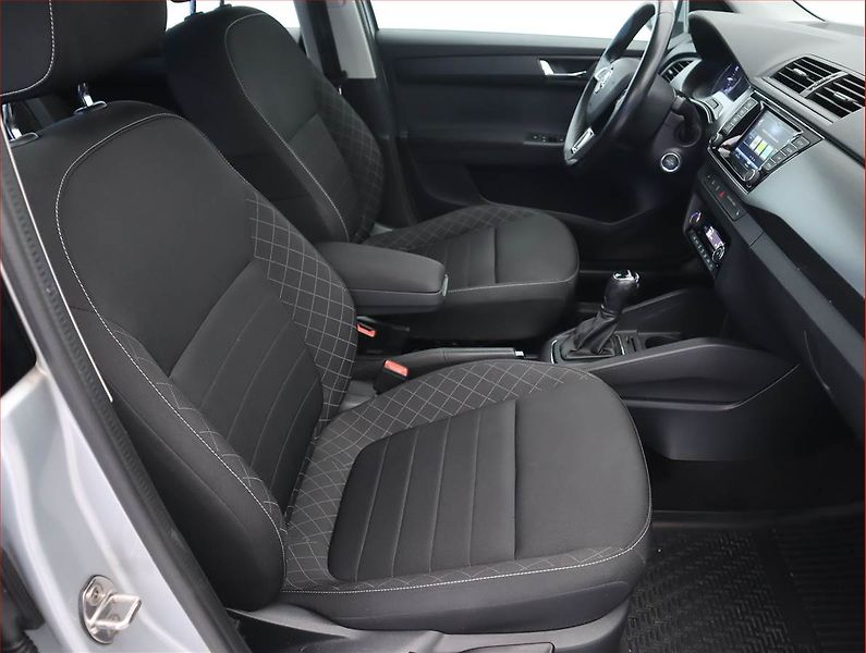 Škoda Fabia (2017) Style 1.0 TSI, Automat - fotka 9 z 22
