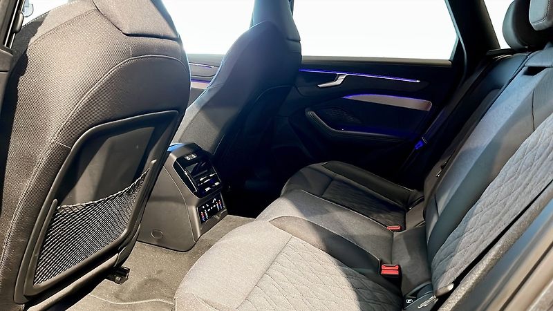 Audi A6 TDI q S-Line NezTop Matrix 360 - fotka 9 z 17