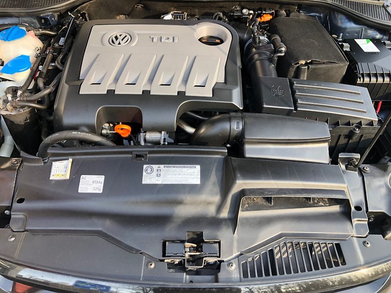 Volkswagen Scirocco (2012) 2.0 Sport - fotka 24 z 42