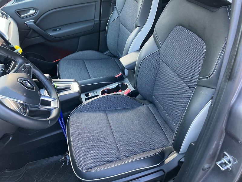 Renault Captur (2023) INTENS TCE 140 EDC 1.MAJ.ČR - fotka 22 z 33