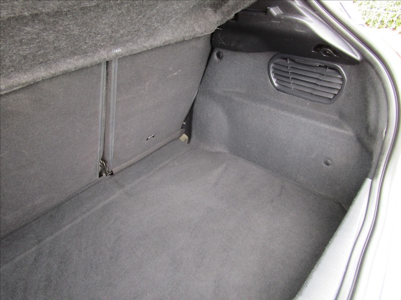 Peugeot 208 1.4HDi  Klima, 2. maj. - fotka 32 z 36