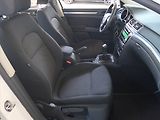 Škoda Superb (2011) 2.0 TDI - náhled 9