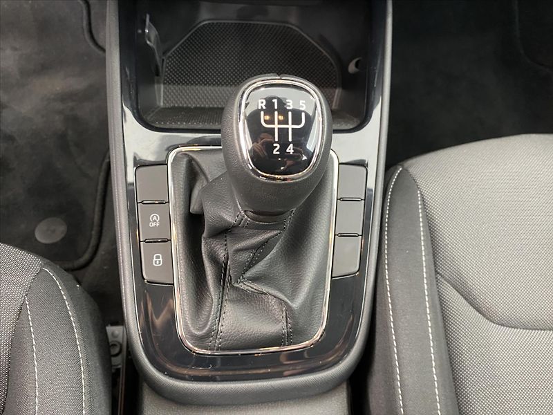 Škoda Fabia 1,0 MPI 59kW Selection - fotka 18 z 28