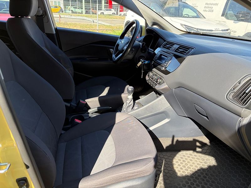 Kia Rio 1.25 CVVT 61kW Comfort - fotka 7 z 9