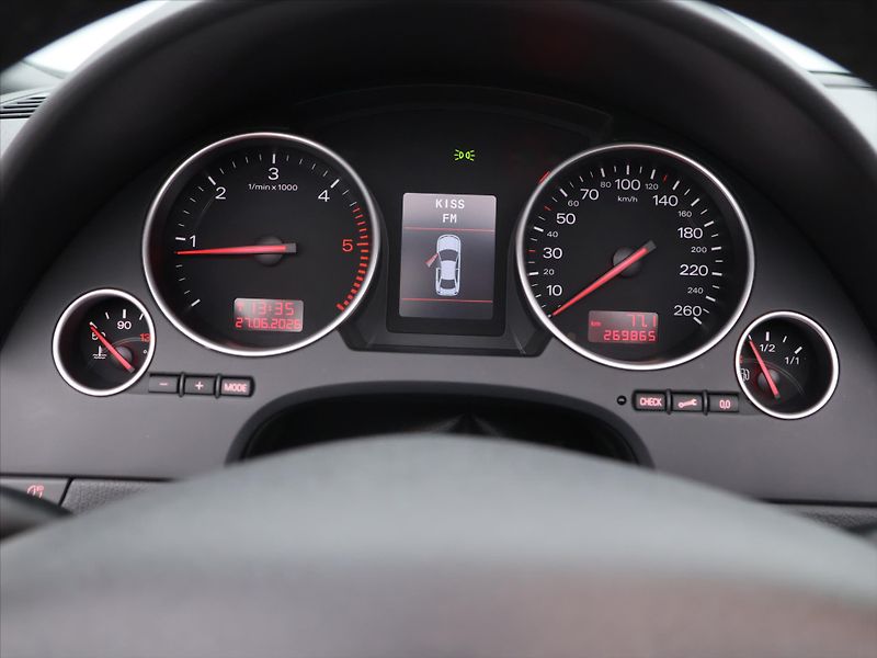 Audi A4 2,5 TDI  120kW MAN Cabriolet - fotka 20 z 31