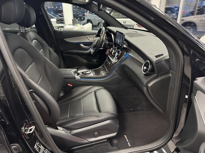 Mercedes-Benz GLC (2017) 350e 4M AMG - fotka 17 z 42