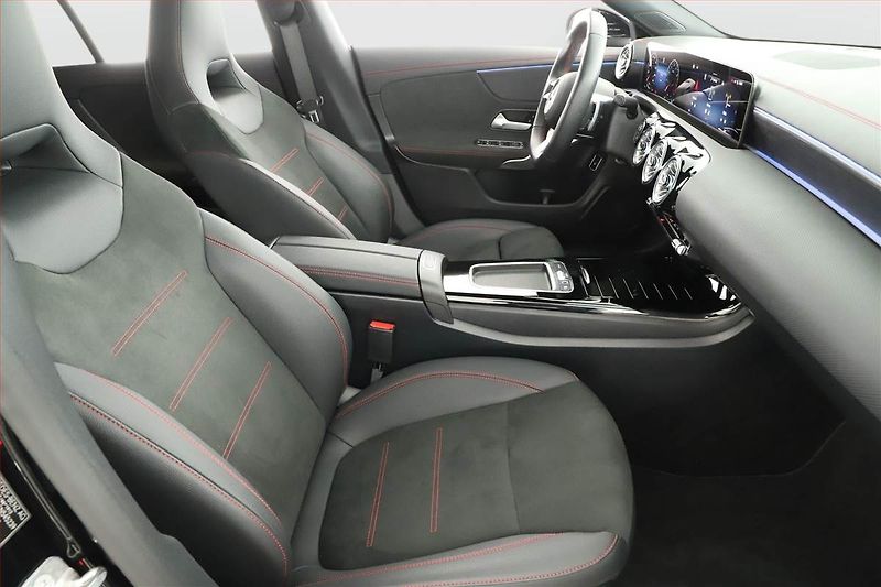 Mercedes-Benz CLA (2025) 200, AMG Line - fotka 7 z 25