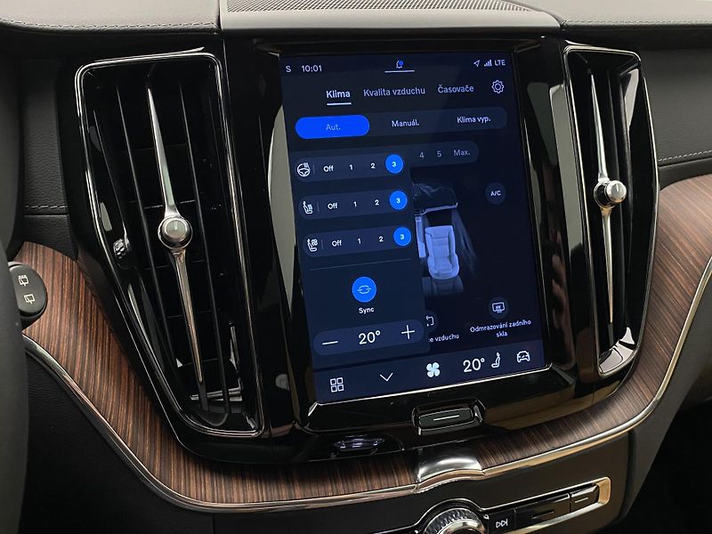Volvo XC60 T6 AWD RECHARGE DARK ULTIMATE  - fotka 42 z 66