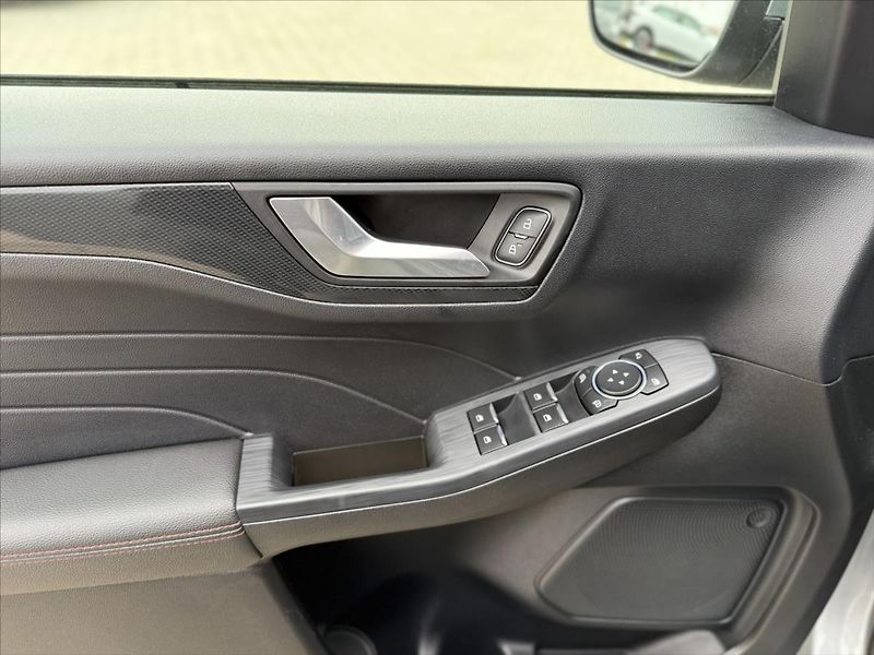 Ford Kuga 2,5 HEV ST-Line AWD AUT - fotka 15 z 30