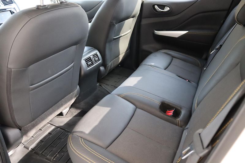 Nissan Navara 2.3dCi 4X4 AT 140kW DPH - fotka 40 z 50