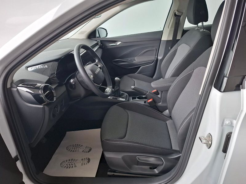 Škoda Fabia (2025) SELECTION TS 70/1.0 M5F - fotka 7 z 29