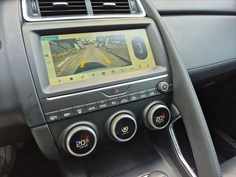 Jaguar E-Pace 2,0 D150 S AWD - fotka 17 z 18