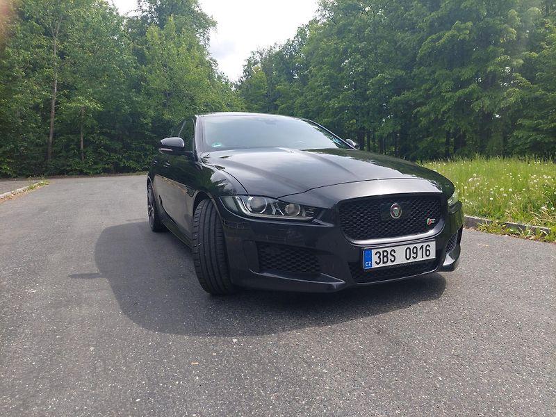 Jaguar XE Vynikající sportovní auto - fotka 1 z 10