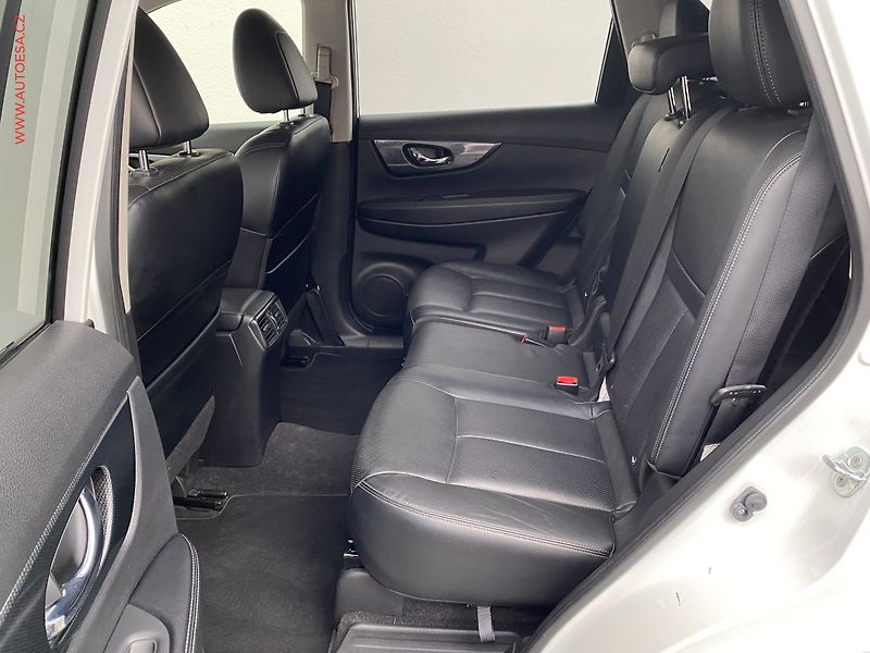 Nissan X-Trail (2015) 1.6dCi, Tekna, TZ, panor - fotka 10 z 17