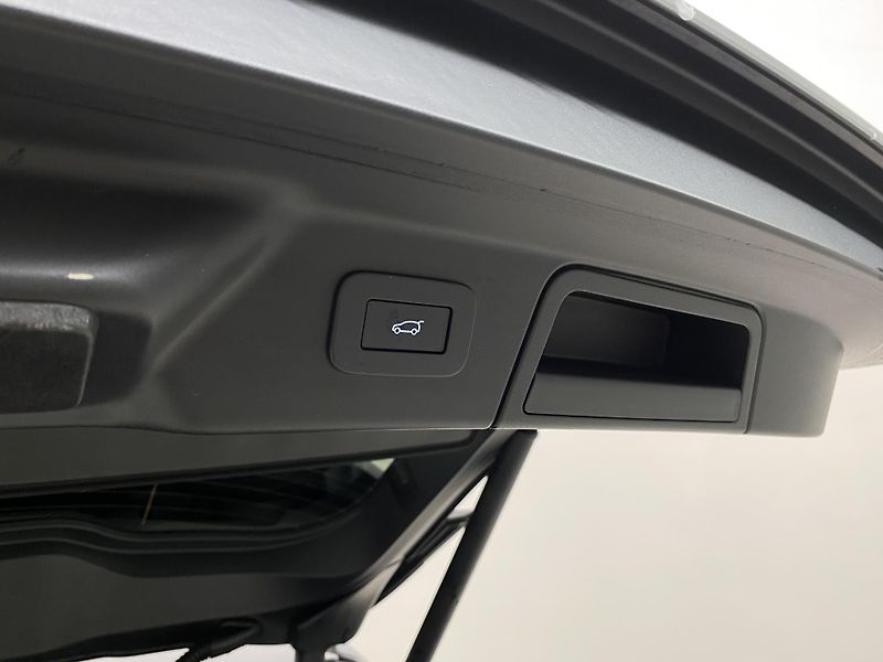 Land Rover Range Rover Velar D300 DYNAMIC SE AWD AUT CZ - fotka 29 z 50