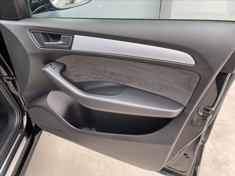 Audi Q5 3,0 TDI 190KW S-Line ČR.1.MAJ. - fotka 21 z 26