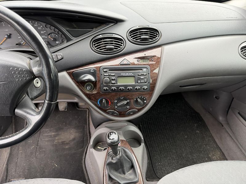 Ford Focus 1.8i - fotka 15 z 20