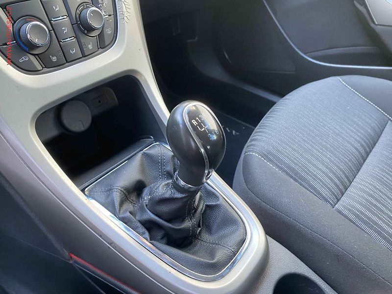 Opel Astra (2013) 1.4T, AC, temp - fotka 15 z 15