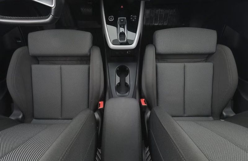 Audi Q4 50 e-tron Q SoH 92% Kamera  - fotka 14 z 23