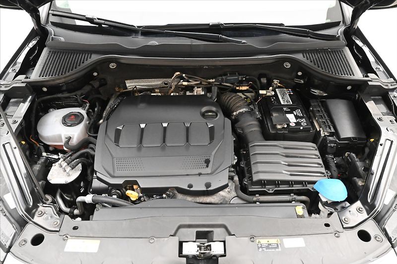 Škoda Karoq 2,0 TDI 85 kW Clever NAVI Záru - fotka 9 z 31