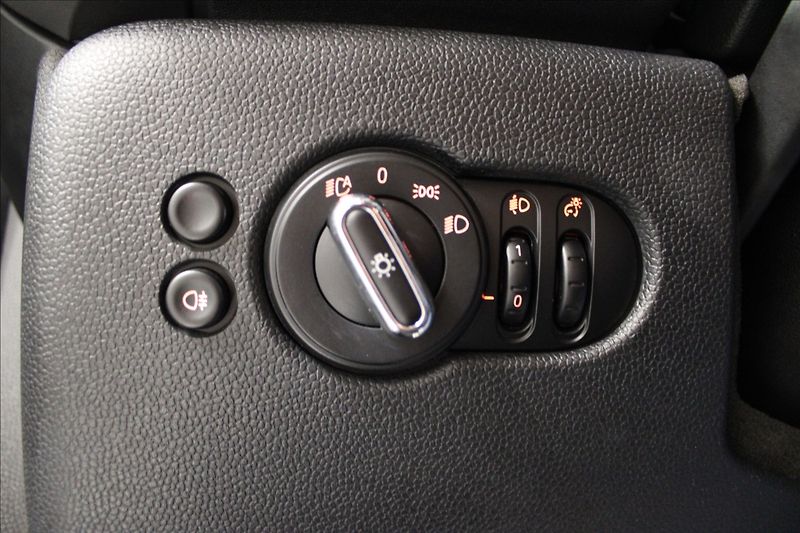 Mini Cooper 1,5 1.majitel CZ - fotka 14 z 37