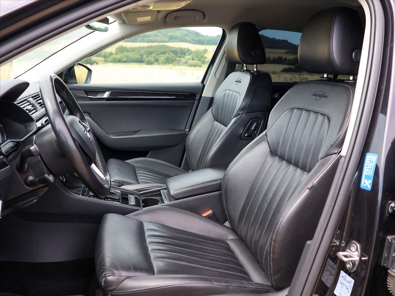 Škoda Superb 2,0 TDI 140kW 4x4 DSG L&K CZ - fotka 10 z 38
