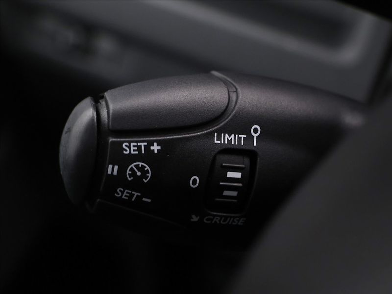 Peugeot Traveller 2.0 BlueHDI 110kW 5-Míst L2 - fotka 19 z 31