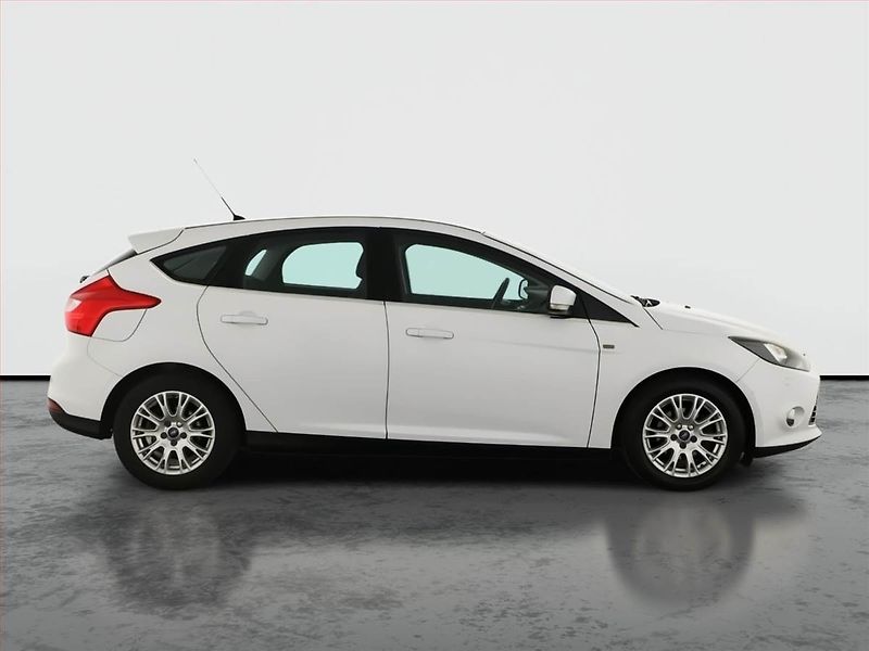 Ford Focus (2012) 1.6 TDCi, Tempomat - fotka 6 z 17