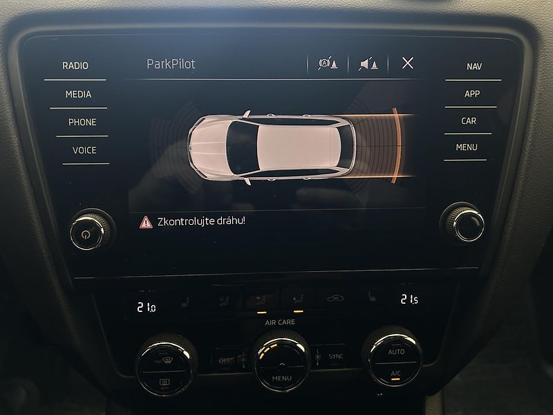 Škoda Octavia 2.0 TDI RS - fotka 11 z 25