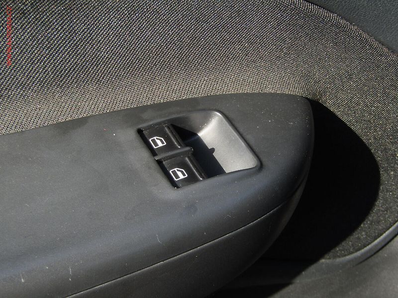 Škoda Octavia (2012) 1.6 MPi, Tour, AC - fotka 11 z 14