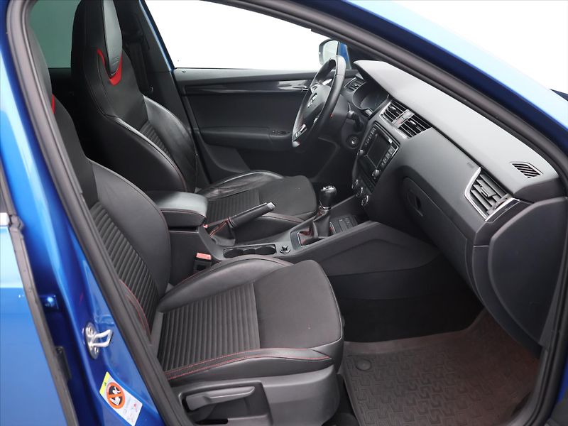 Škoda Octavia RS 2,0 TDI 135kW Webasto Tažné - fotka 11 z 25