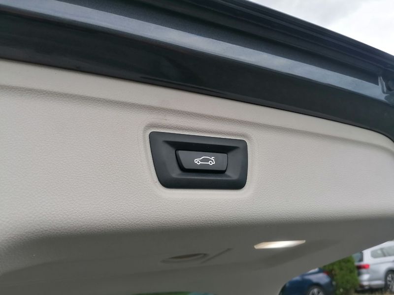 BMW Řada 3 (2021) 2.0 318D A/T Kůže - fotka 29 z 33
