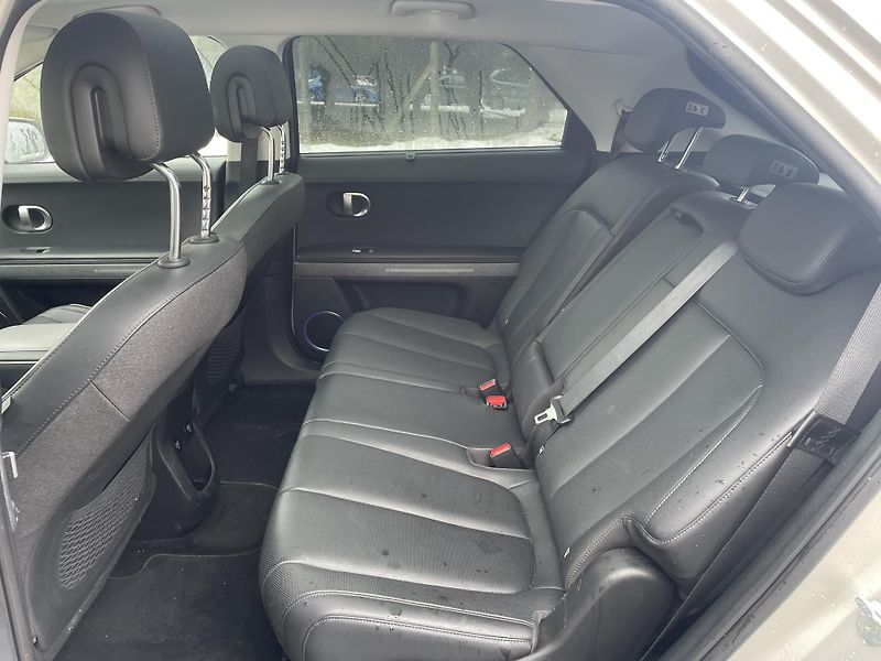 Hyundai Ioniq 5 (2021) 73 Kwh Style 4x4  ČR  - fotka 14 z 31