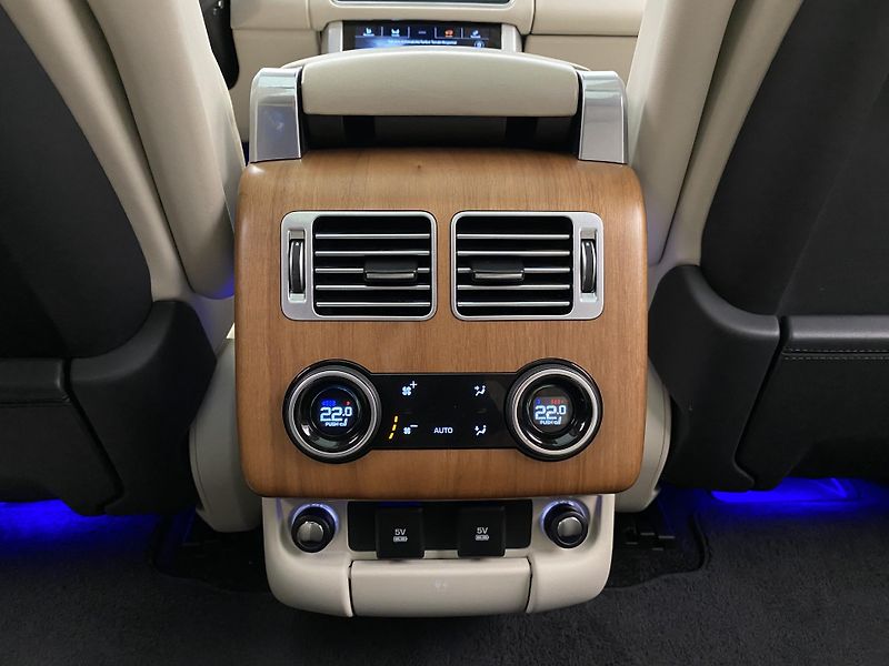 Land Rover Range Rover 4.4 SDV8 VOGUE AWD AUT CZ - fotka 30 z 57